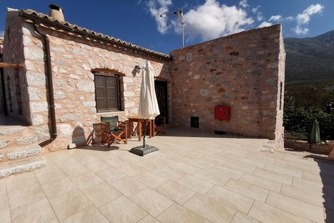 Dieses gemütliche Studio in Pirgos ist perfekt für einen erholsamen Kurzurlaub und bietet komfortable 40 m² mit 1 Schlafzimmer, ideal für bis zu 4 Gäste. Es liegt in einer malerischen ländlichen Gegend und bietet eine wunderschöne Aussicht auf das Wa...
