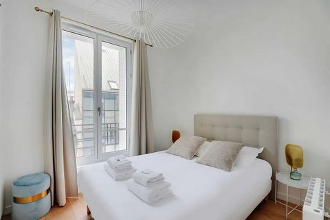 Notre appartement est situé à Boulogne Billancourt, quartier Jean Jaurès, une des villes les plus aisées de la région parisienne. Le quartier Jean Jaurès est doté d'une vie commerçante animée. Des boutiques, des cafés, des restaurants et des services...