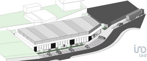 Espaço comercial de 1271 m2 em fase de construção, de arquitetura moderna, localizado na zona de excelência em Meadela - Viana do Castelo. Este novo empreendimento está licenciado para comércios e serviços. Tem lugares de estacionamento para a recepç...