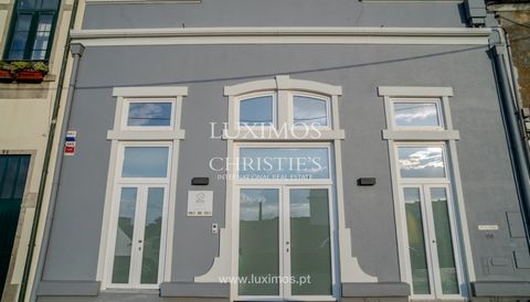 Exclusive loft for sale in the heart of Greater Porto, in the center of Vila Nova de Gaia . This extraordinary duplex loft, situated in one of Gaia's most promising locations, represents a unique opportunity due to its location next to the uNESCO Wor...